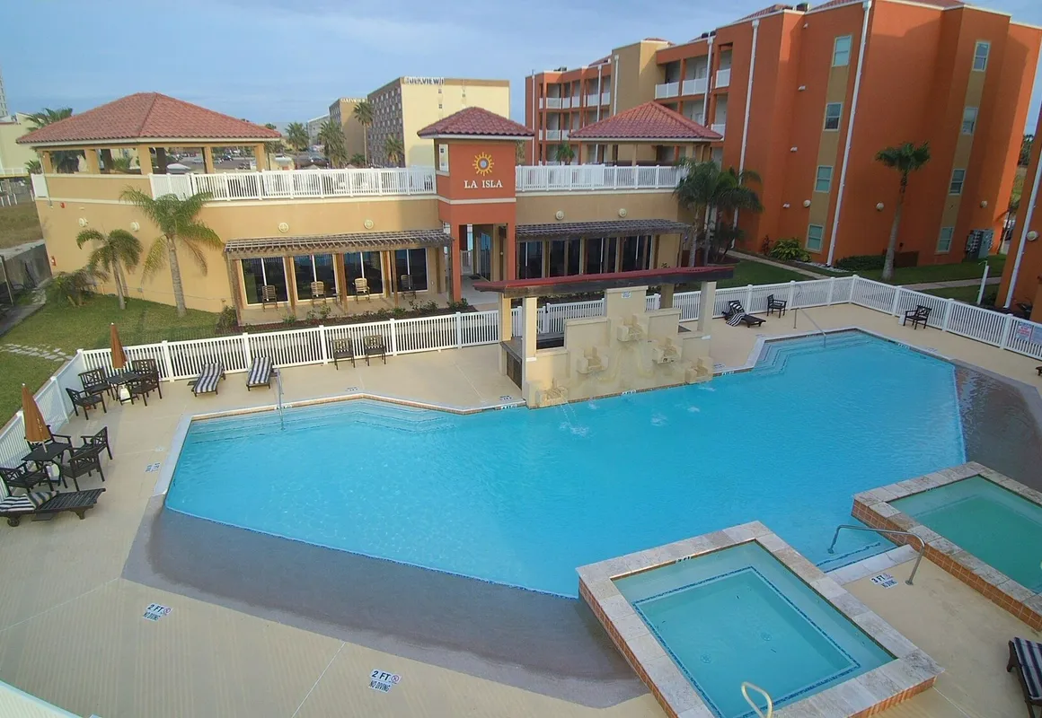 La Isla Condominiums by Cheap Getaway hotel hero