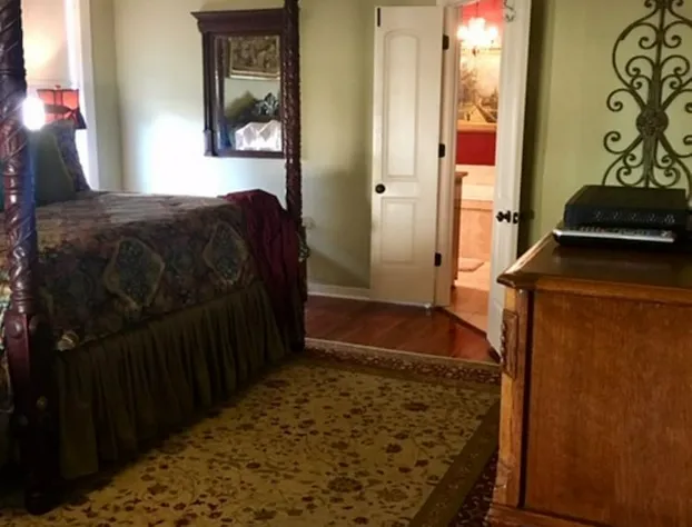 Captains House on the Lake hotel detail image 3