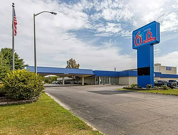 Motel 6 Pekin, IL hotel detail image 4