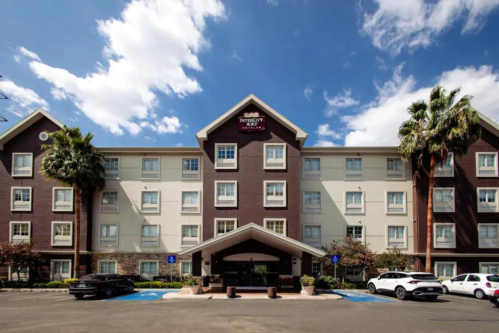 Hotel Intercity Zapopan hotel hero