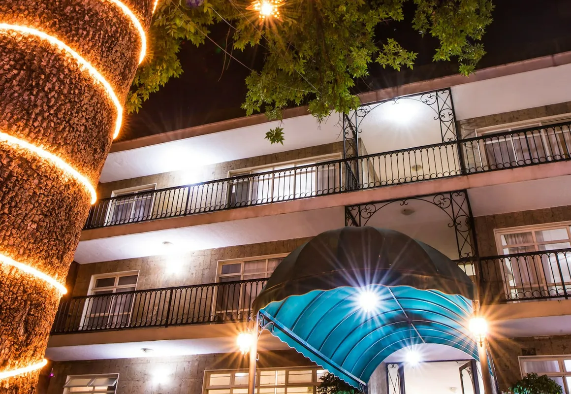 Del Marqués Hotel and Suites hotel hero