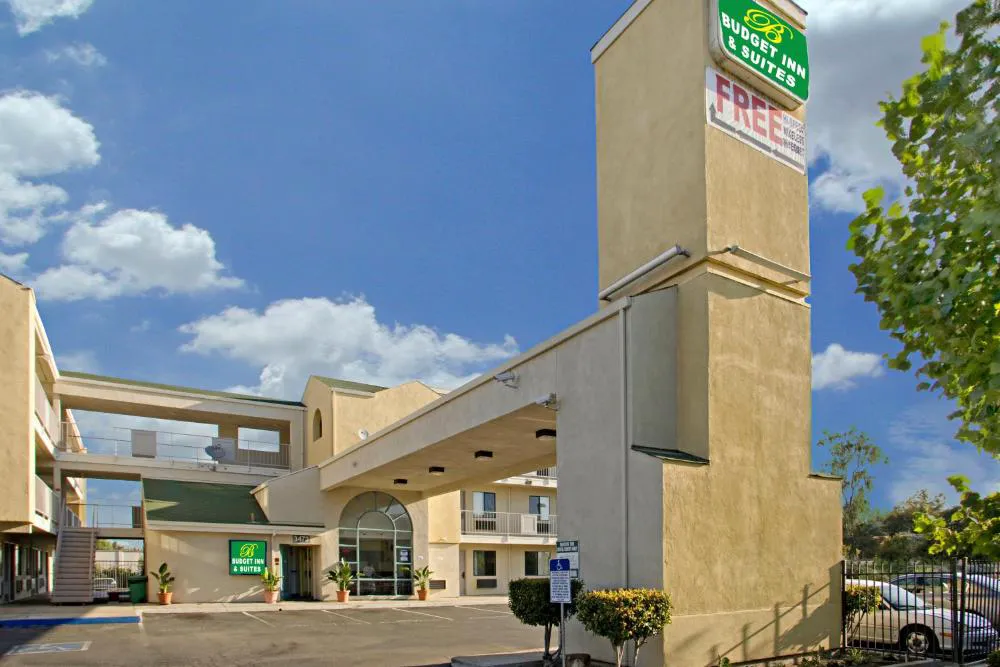 Budget Inn and Suites hotel hero