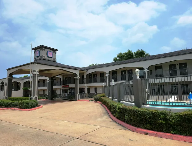 Express Inn Tomball hotel detail image 3