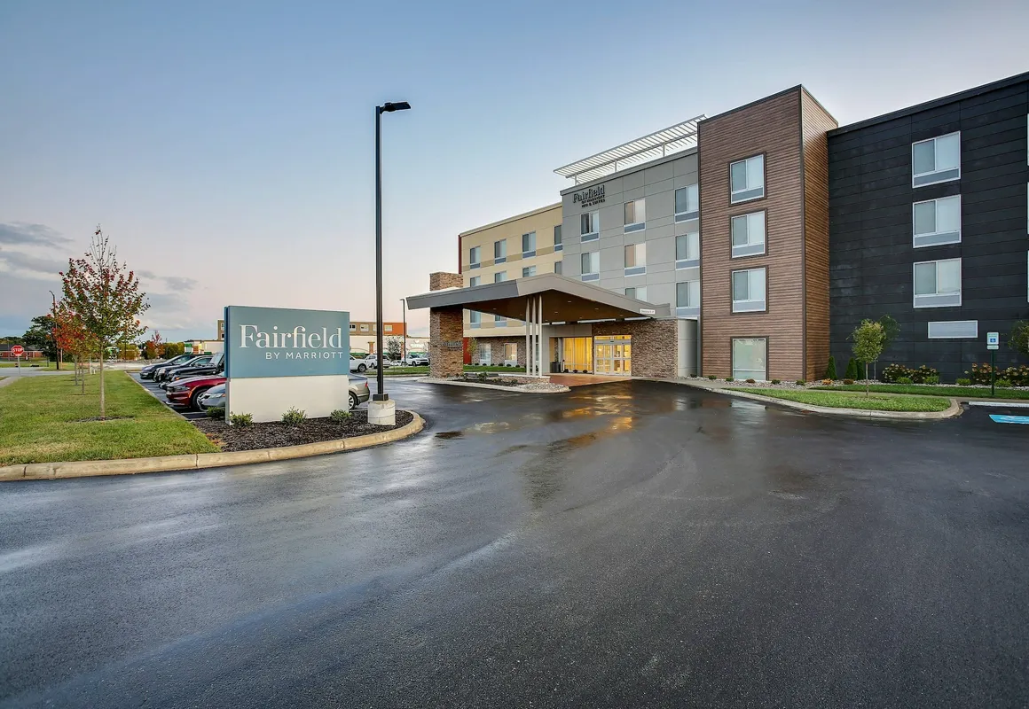 Fairfield Inn & Suites by Marriott Bardstown hotel hero