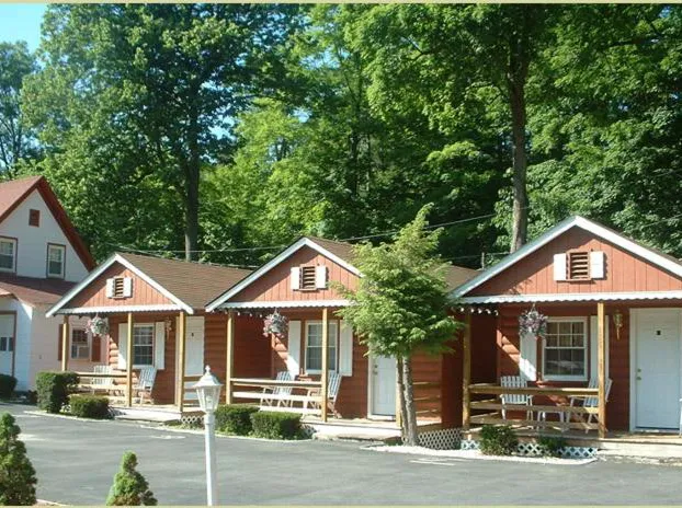 Seven Dwarfs Motel and Cabins hotel detail image 1