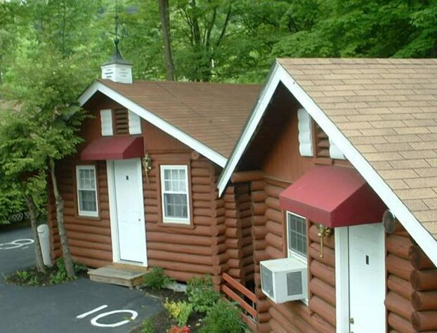 Seven Dwarfs Motel and Cabins hotel detail image 3