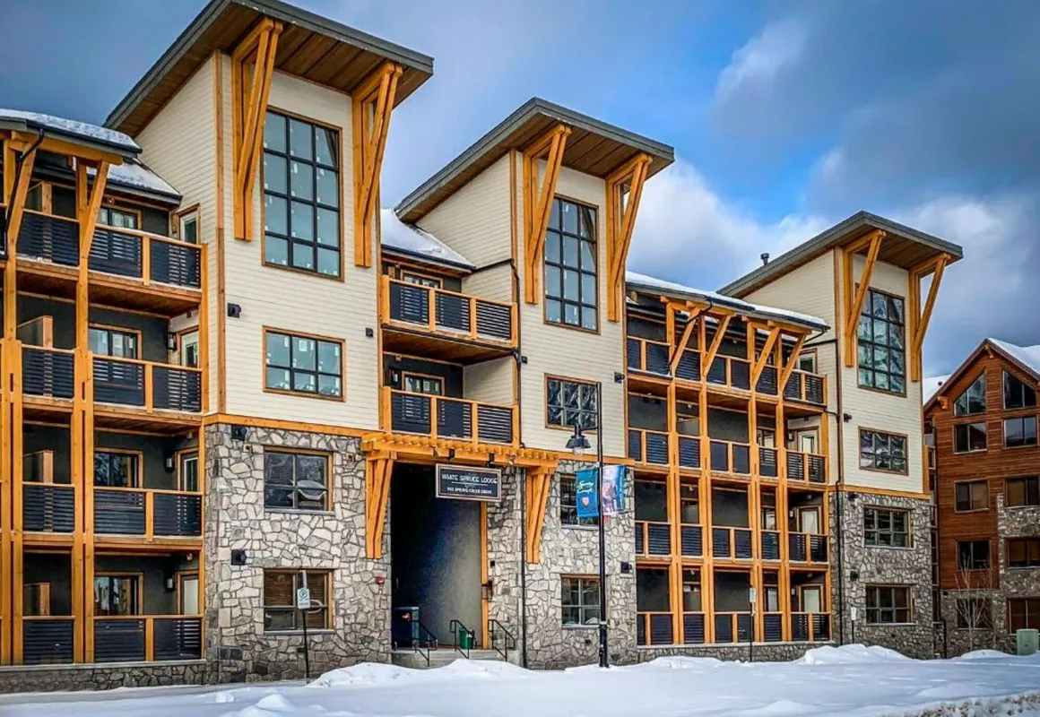 White Spruce Lodge by Spring Creek Vacations hotel hero