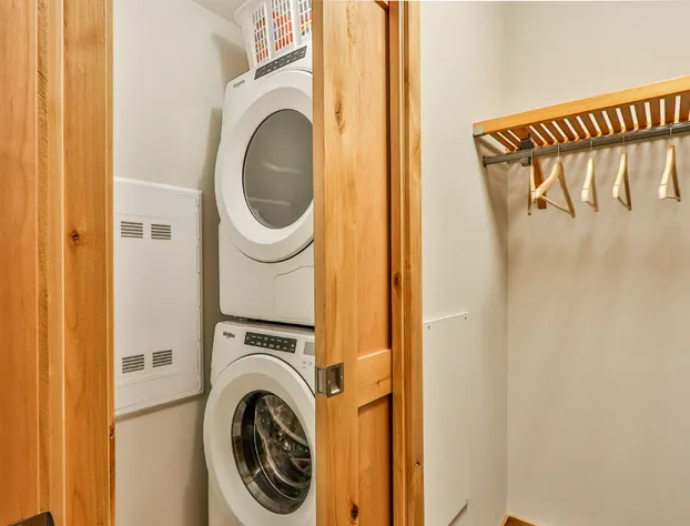 White Spruce Lodge by Spring Creek Vacations hotel detail image 2