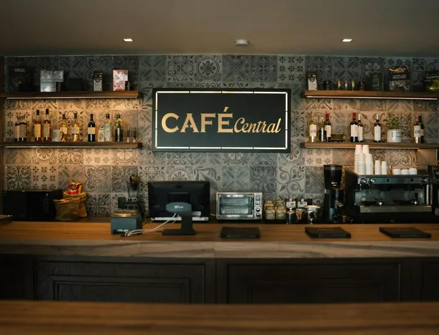 Canada Central & Rooftop hotel detail image 2