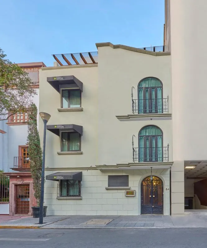 Senia Reforma hotel hero