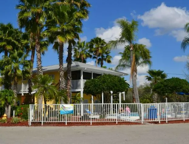 Winter Quarters Encore Manatee RV Resort hotel detail image 2