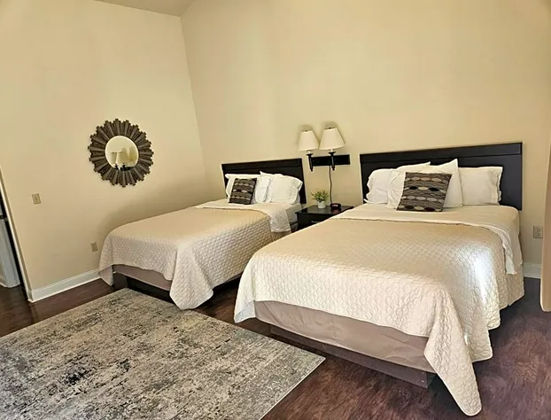 Sunset Cottages and Motel hotel detail image 2