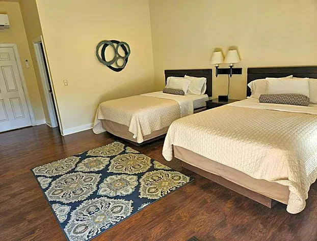 Sunset Cottages and Motel hotel detail image 1