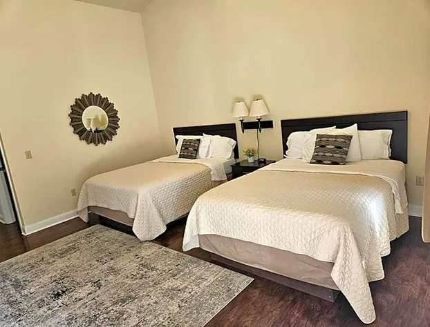 Sunset Cottages and Motel hotel detail image 2