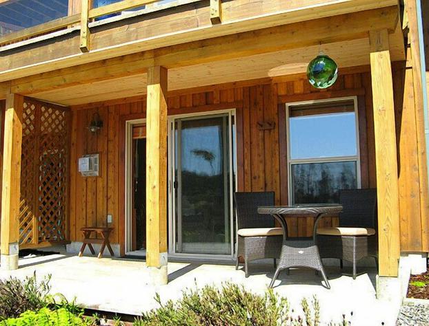 Reef Point Oceanfront B & B hotel detail image 3