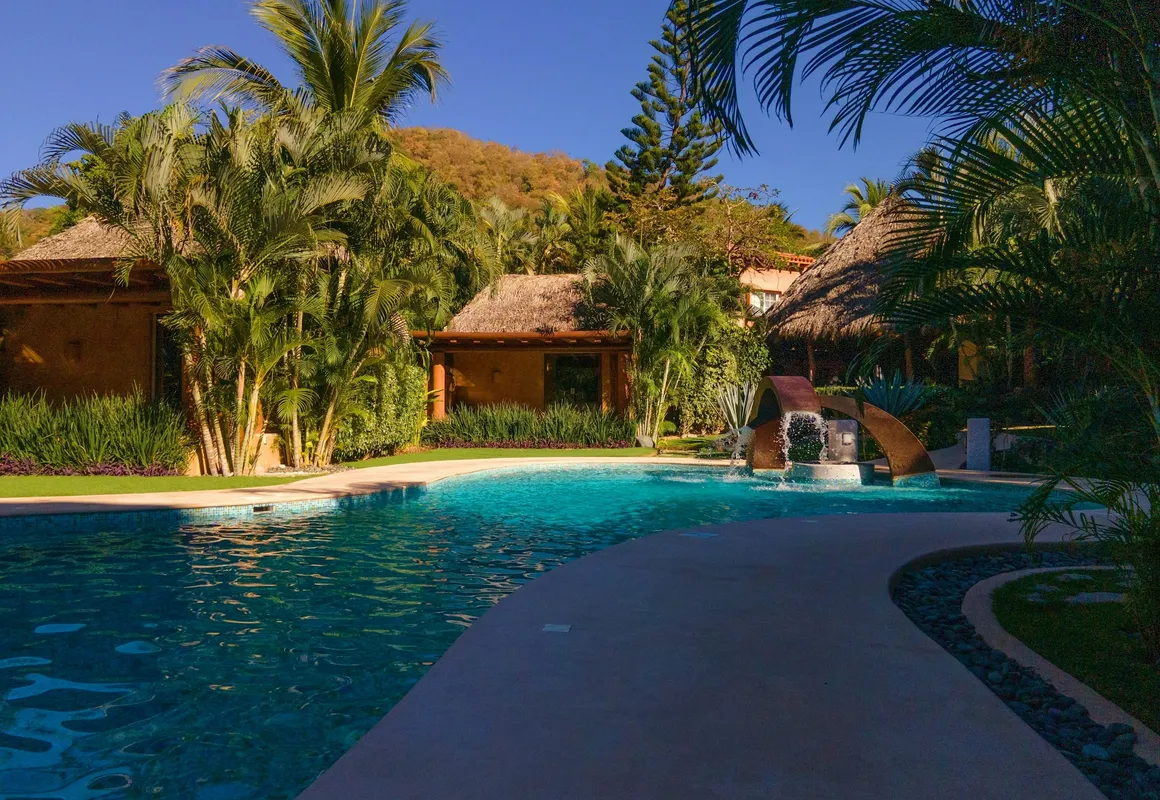 The Inn at Manzanillo Bay hotel hero