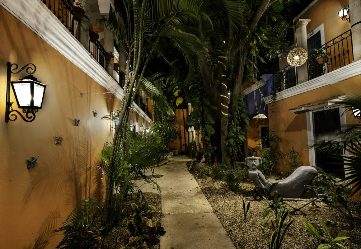 Hotel Casa De Las Flores hotel hero