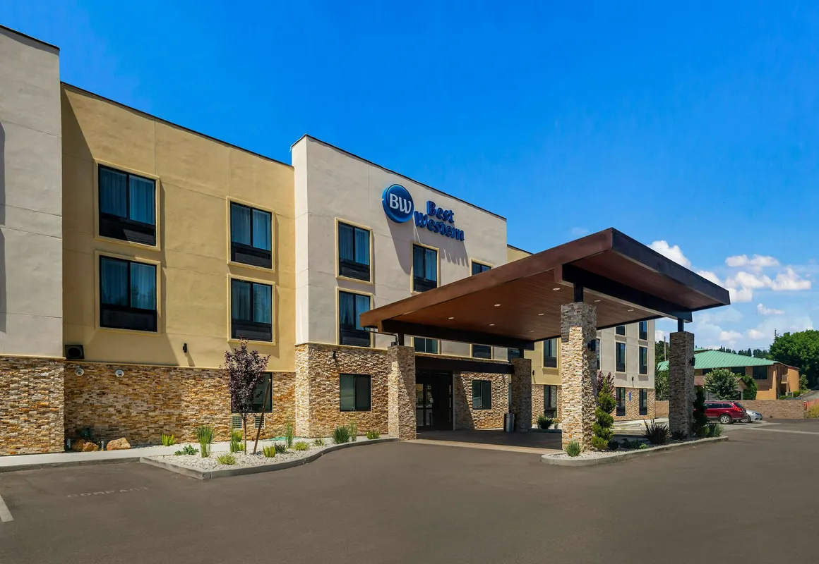 Best Western Colfax hotel hero