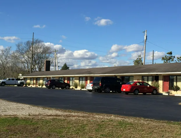 Town and Country Motel hotel detail image 1