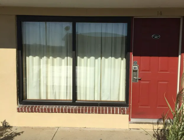 Town and Country Motel hotel detail image 2