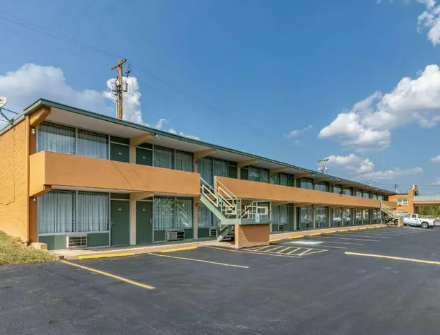 Rodeway Inn Kingston Springs hotel detail image 1