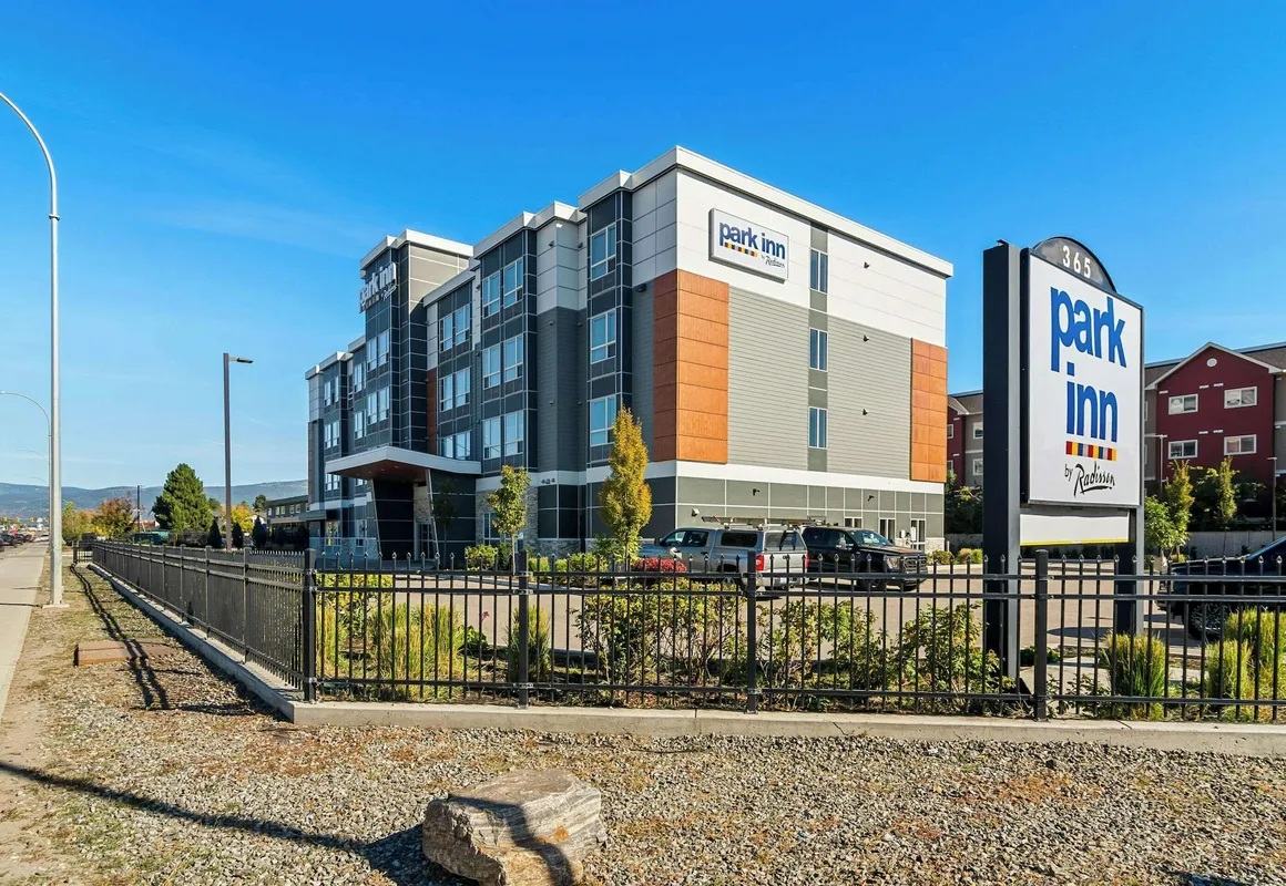 Park Inn by Radisson, Kelowna hotel hero