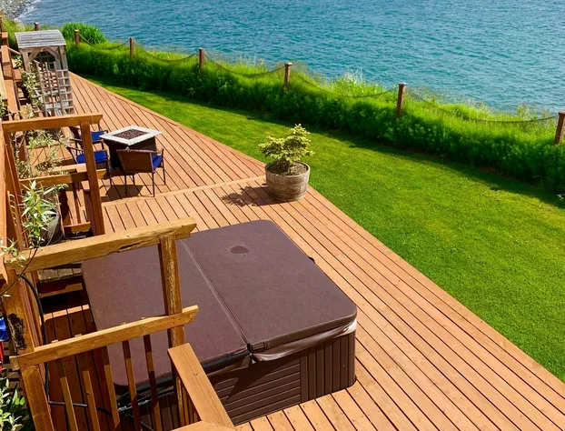 Ocean House Inn & Condos hotel detail image 4