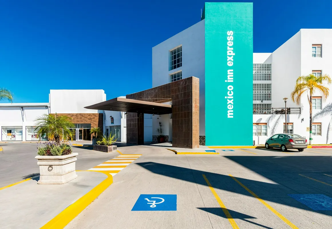 Mexico Inn Express Salamanca hotel hero