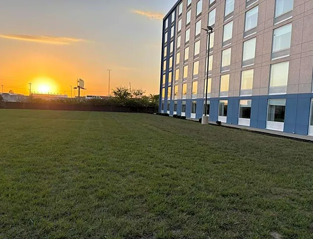 Delta Hotels by Marriott Indianapolis Airport hotel detail image 1