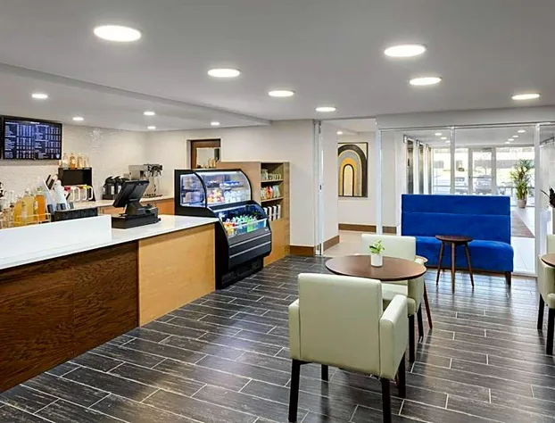 Delta Hotels by Marriott Indianapolis Airport hotel detail image 4