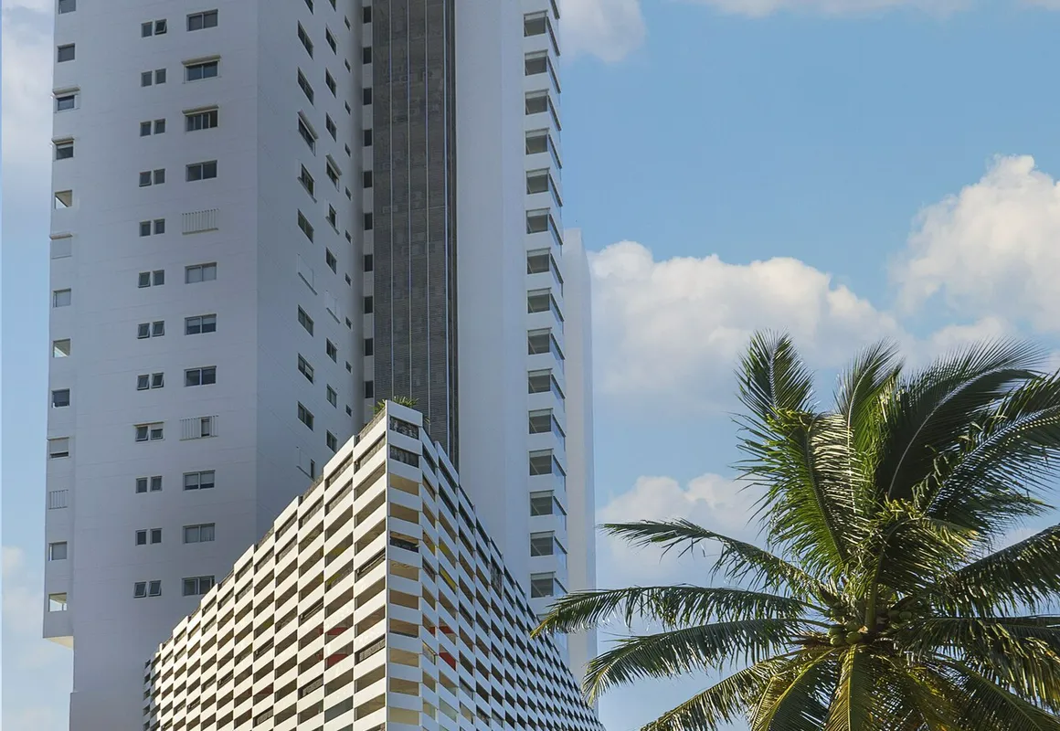 Suites Malecon Cancun hotel hero