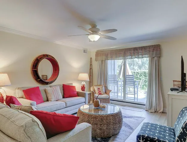 Ketch Court 824 hotel detail image 1