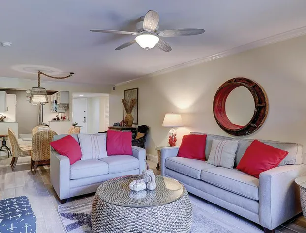 Ketch Court 824 hotel detail image 2