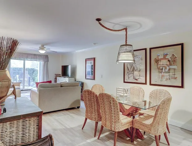 Ketch Court 824 hotel detail image 4