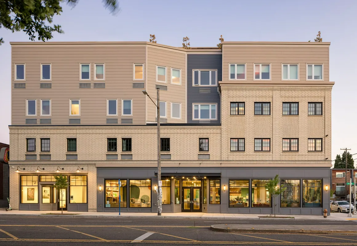 Lolo Pass hotel hero