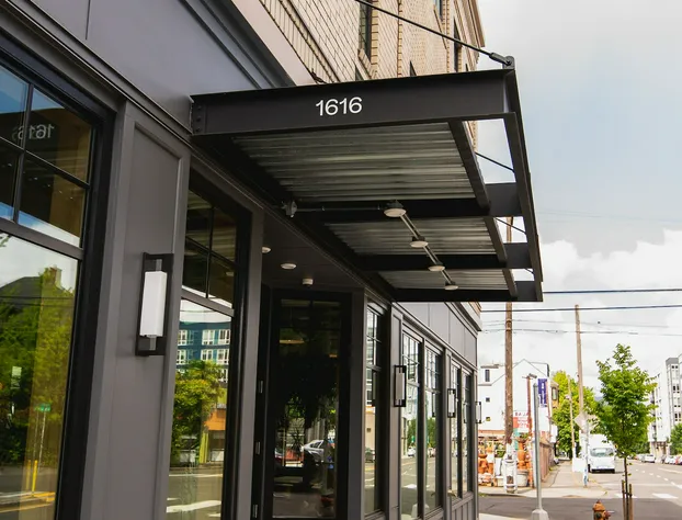 Lolo Pass hotel detail image 3