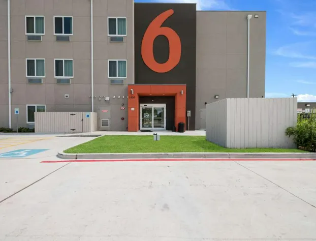 Studio 6 Corpus Christi, TX hotel detail image 1