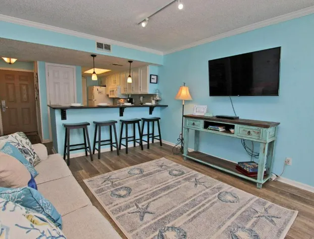 Whaler 5B hotel detail image 4