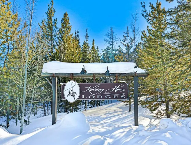 Kicking Horse Lodges 4-205 hotel detail image 3