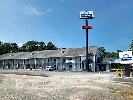 Days Inn by Wyndham Hardeeville Near Hilton Head hotel detail image 2