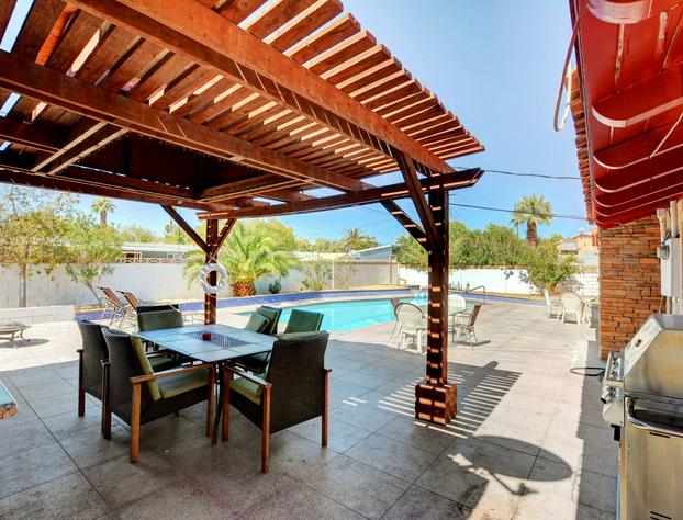 Las Vegas Elegance! Pool Table & Sparkling Pool! 3 Bedroom Home by RedAwning hotel detail image 4