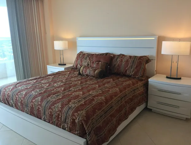 South Seas Tower 4 1912 hotel detail image 1