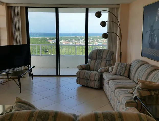 South Seas Tower 4 1912 hotel detail image 3