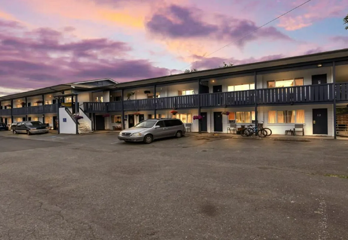 Duncan Motel hotel hero