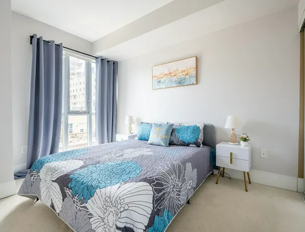 Beautiful Condos In Heart of Downtown hotel detail image 4