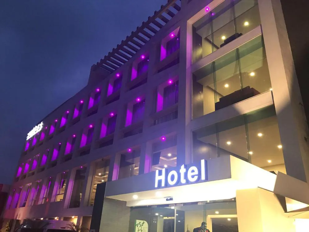 Best Western Plus Metepec & Suites hotel hero