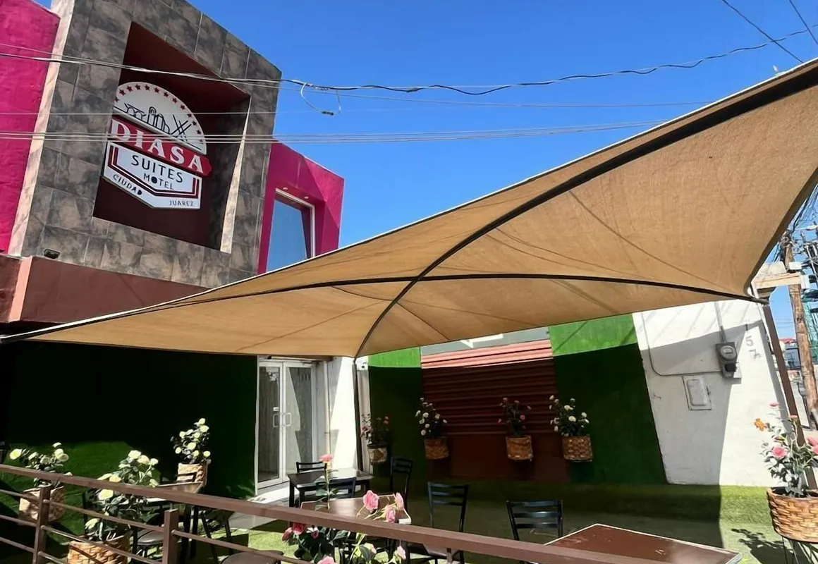 La frontera suites motel hotel hero