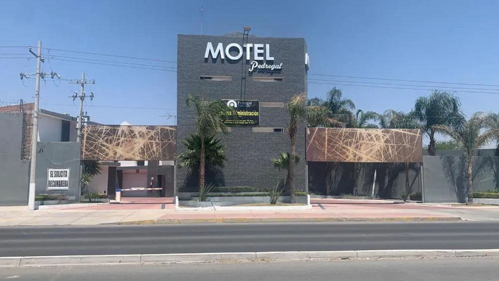 Motel Pedregal Suites hotel hero