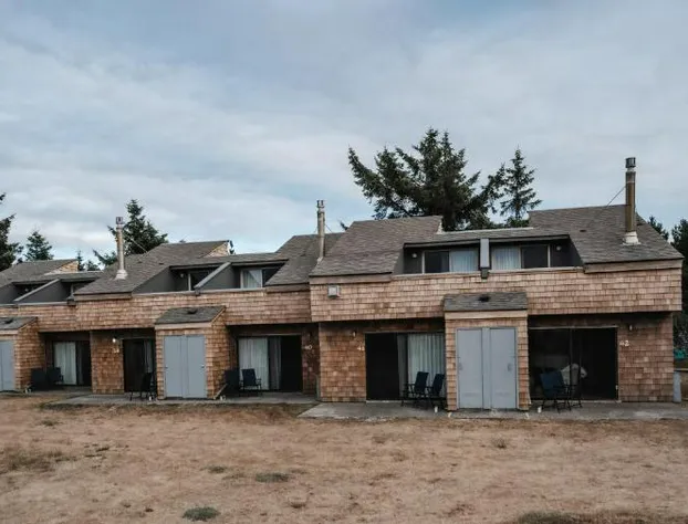 Surfcrest Resort hotel detail image 2