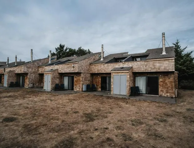 Surfcrest Resort hotel detail image 4